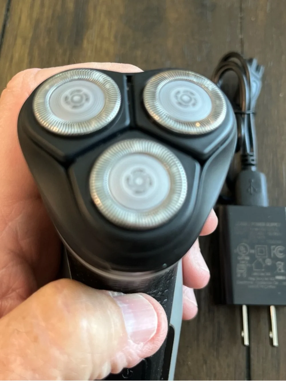 Philips Norelco : Men’s Razor / Shaver Series 2000 w/ Trimmer + Charging Cord